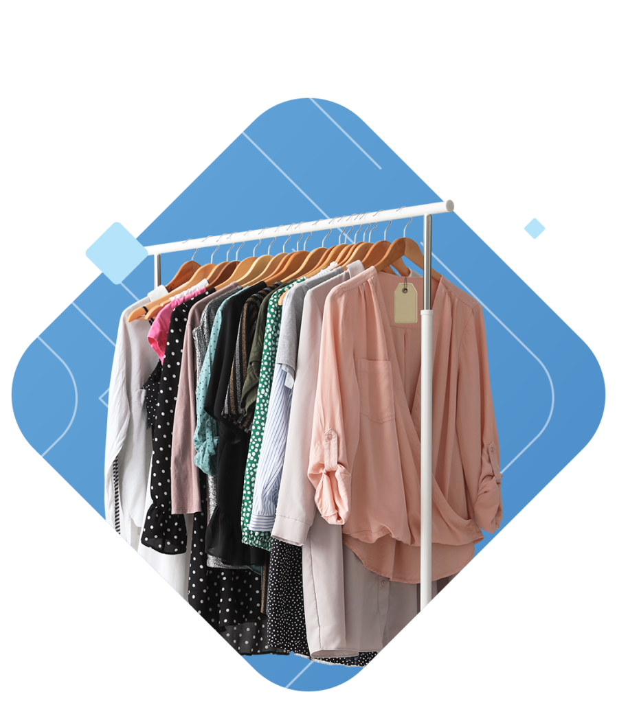 przywieszki odzieżowe na ubraniach na wieszaku